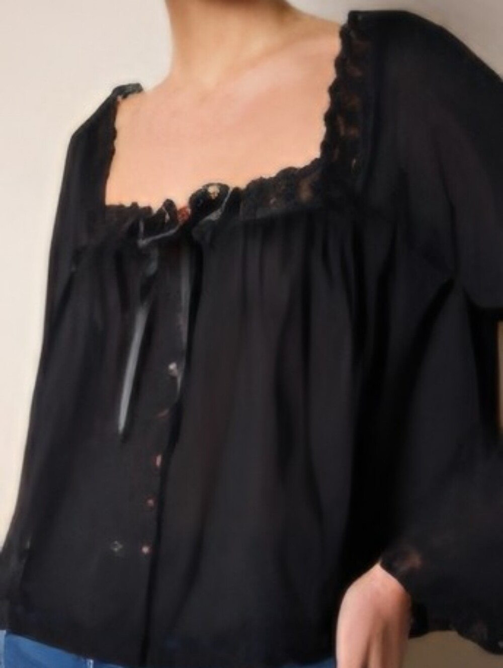 NATURAL LIFE "PRETTIEST TOP" in Black with LONG SLEEVES - SIZE L